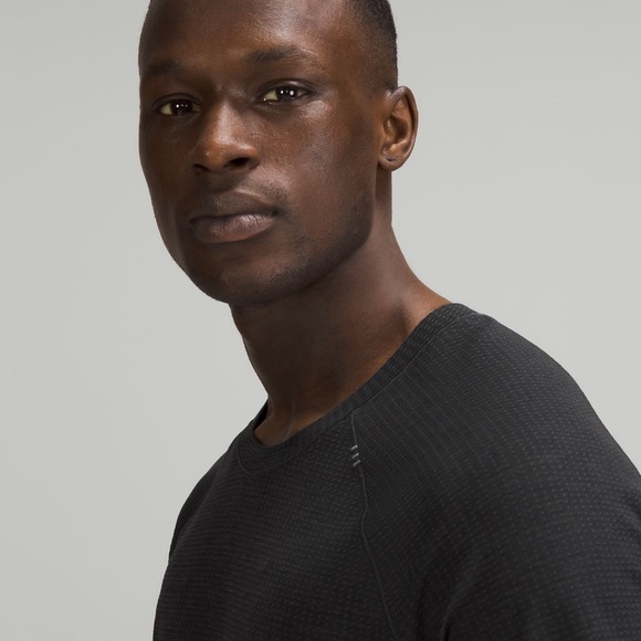 Brand New lululemon metal vent tech ss - Picture 2 of 4